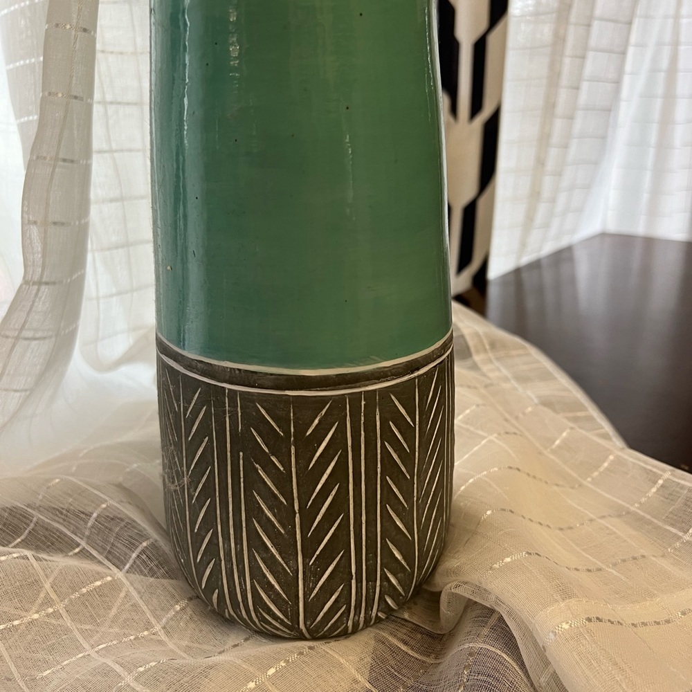 Threshold Vase 🌺 - Picture 2 of 4
